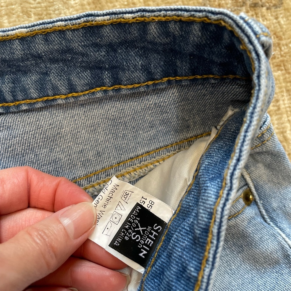 XS Fun distressed high waisted jeans.  Wide leg tapered. - Picture 7 of 13